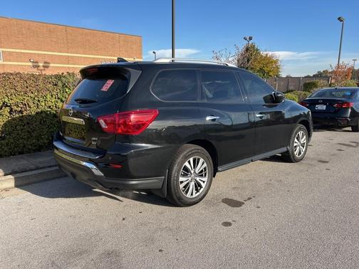 2020 Nissan Pathfinder SV