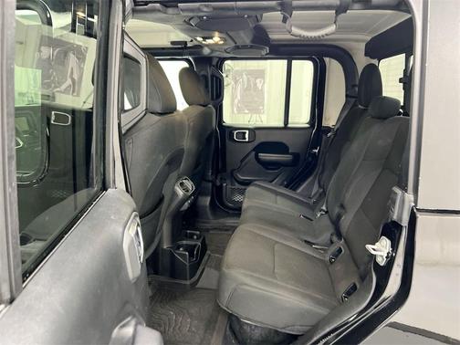 2020 Jeep Gladiator Sport