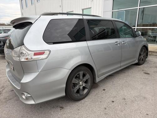 2011 Toyota Sienna SE