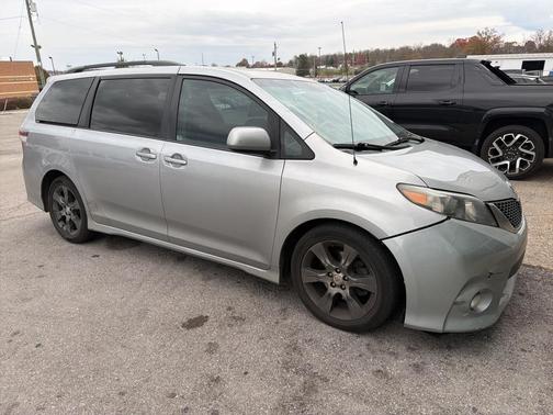 2011 Toyota Sienna SE