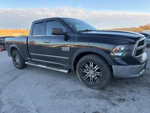 2016 RAM 1500 SLT