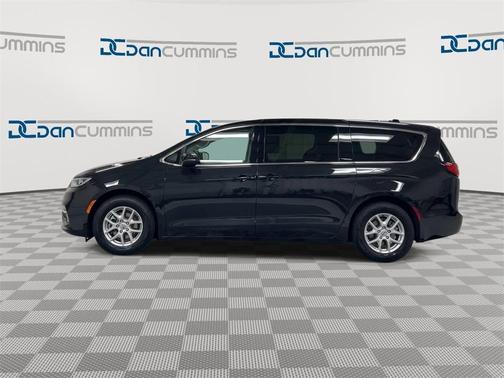 2023 Chrysler Pacifica Touring-L