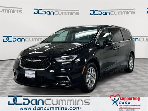 2023 Chrysler Pacifica Touring-L