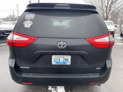 2016 Toyota Sienna XLE