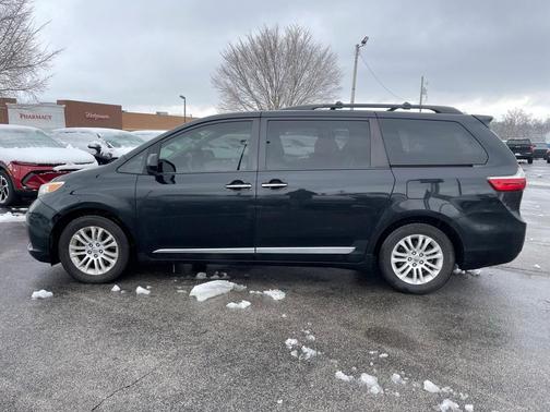 2016 Toyota Sienna XLE