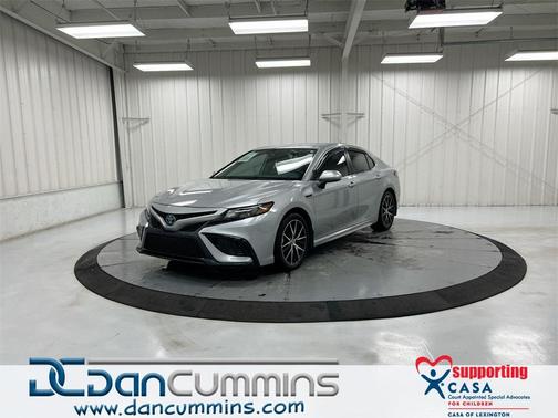 2021 Toyota Camry Hybrid SE