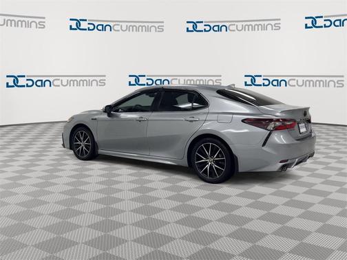 2021 Toyota Camry Hybrid SE