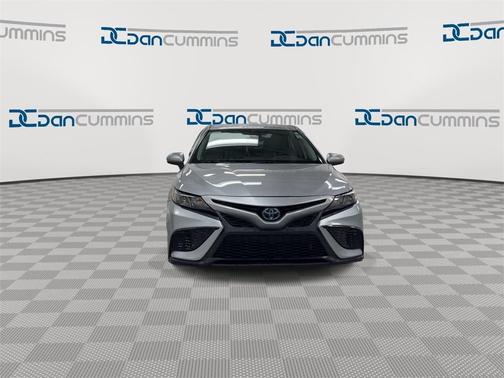 2021 Toyota Camry Hybrid SE