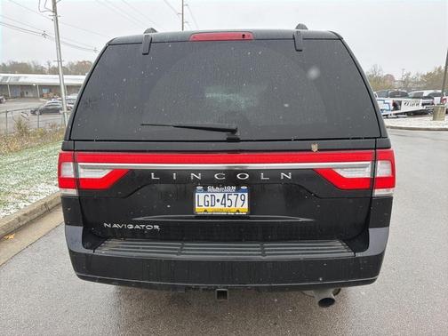 2017 Lincoln Navigator Select