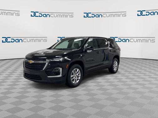 Mosaic Black Metallic 2023 Chevrolet Traverse LS