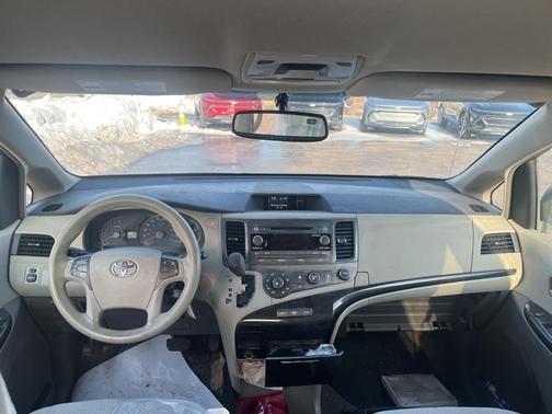 2011 Toyota Sienna LE