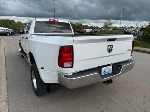 Bright White Clearcoat 2018 RAM 3500 Tradesman