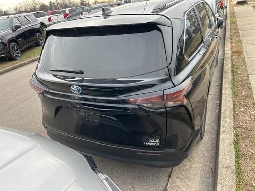 2024 Toyota Sienna XLE