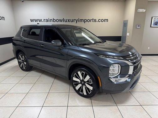 2025 Mitsubishi Outlander SE