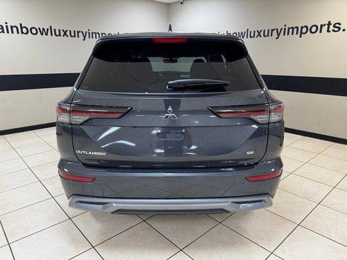 2025 Mitsubishi Outlander SE