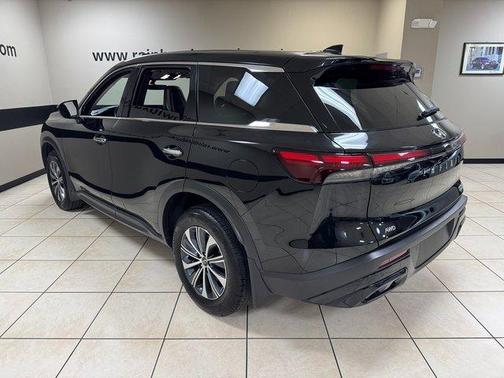 2025 INFINITI QX60 Pure