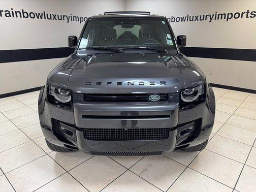 2024 Land Rover Defender P400 X-Dynamic SE