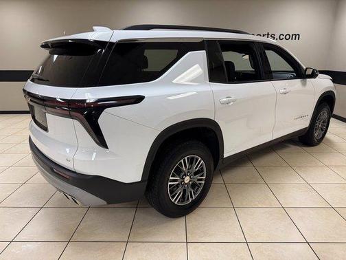 2024 Chevrolet Traverse LT