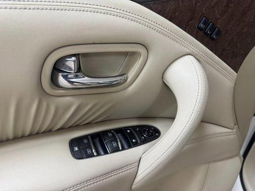 2017 INFINITI QX80 Base