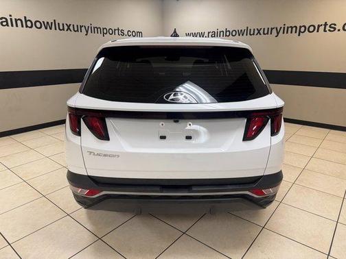 2023 Hyundai TUCSON SE