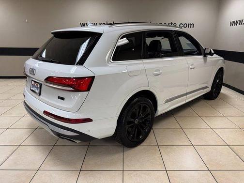 2025 Audi Q7 45 Premium