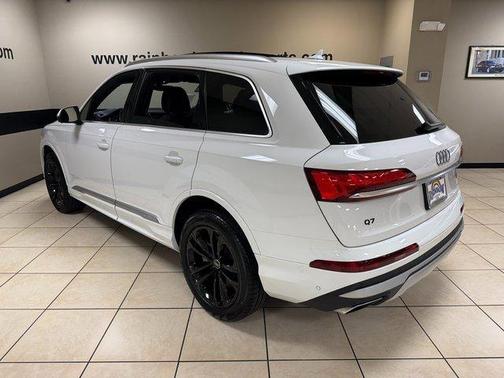 2025 Audi Q7 45 Premium
