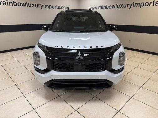 White 2026 Mitsubishi Outlander Black Edition
