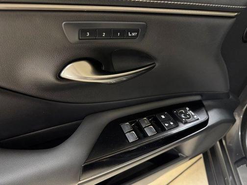 2022 Lexus ES 350 Base