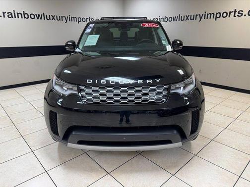 2024 Land Rover Discovery P300 S