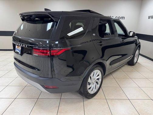 2024 Land Rover Discovery P300 S