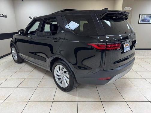 2024 Land Rover Discovery P300 S