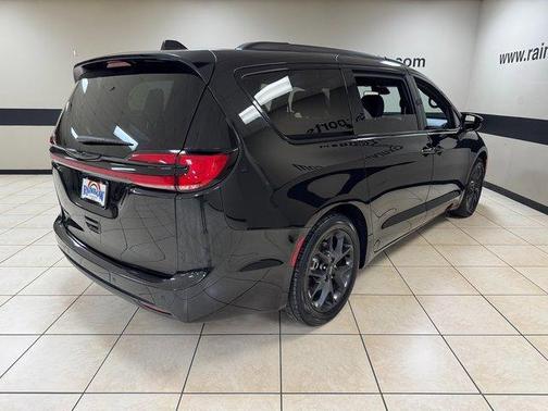 2021 Chrysler Pacifica Touring