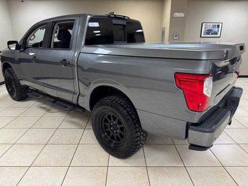 2023 Nissan Titan SV