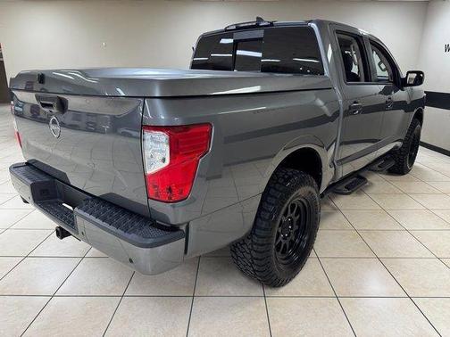 2023 Nissan Titan SV