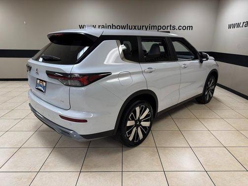 2025 Mitsubishi Outlander SE