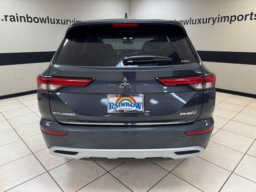 Graphite Gray 2025 Mitsubishi Outlander PHEV SE