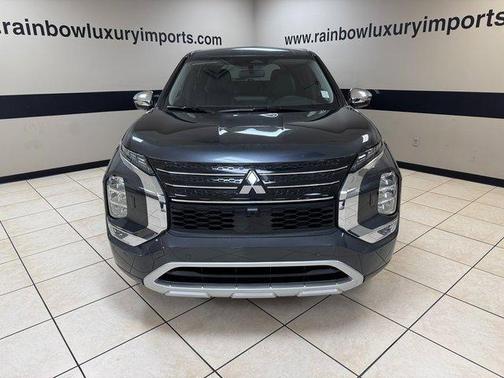 Graphite Gray 2025 Mitsubishi Outlander PHEV SE
