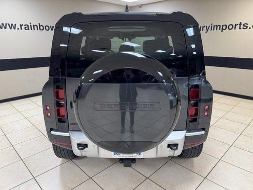 2024 Land Rover Defender P300