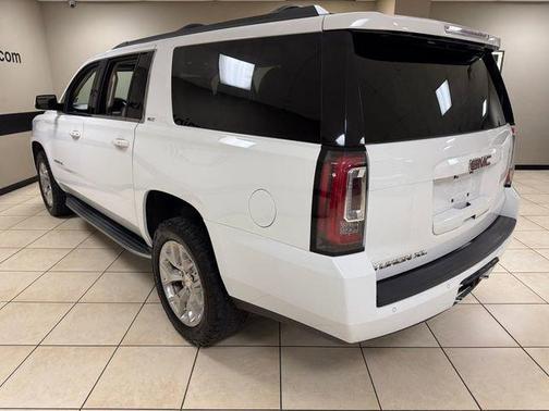 Summit White 2017 GMC Yukon XL SLT