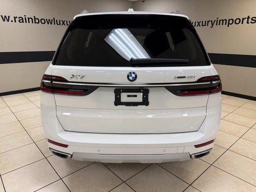 2025 BMW X7 xDrive40i
