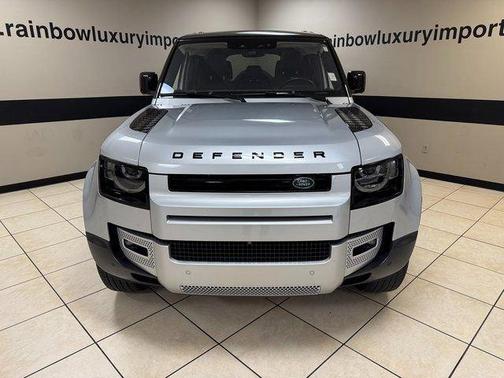 2022 Land Rover Defender 110 SE