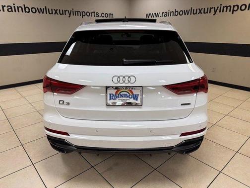 2022 Audi Q3 45 S line Premium