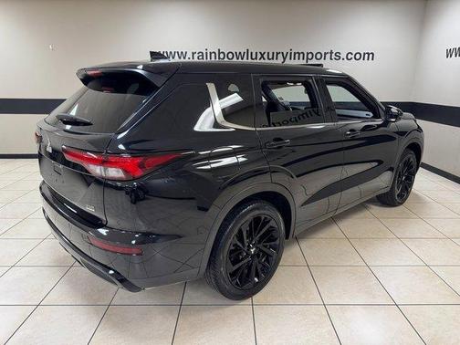 2022 Mitsubishi Outlander Black Edition