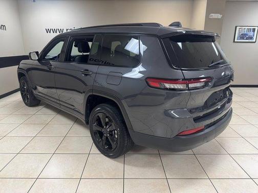 2022 Jeep Grand Cherokee L Laredo