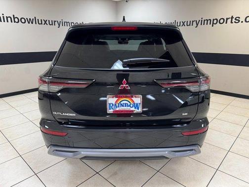 2026 Mitsubishi Outlander SE