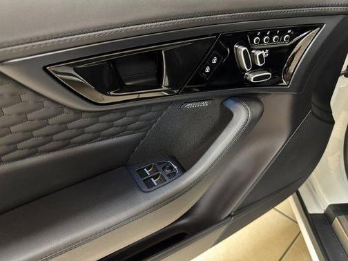 2023 Jaguar F-TYPE P450