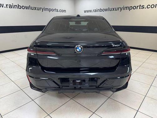 Black Sapphire Metallic 2023 BMW 740 i