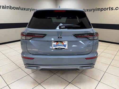 2026 Mitsubishi Outlander SE