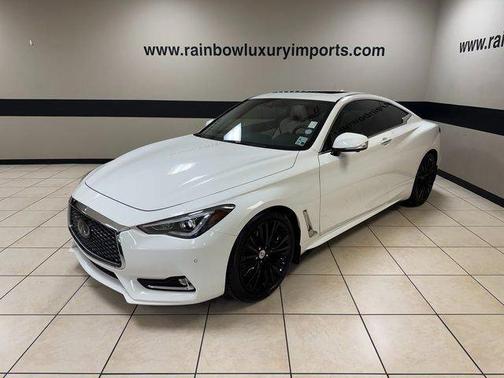 2022 INFINITI Q60 LUXE