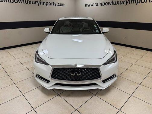 2022 INFINITI Q60 LUXE